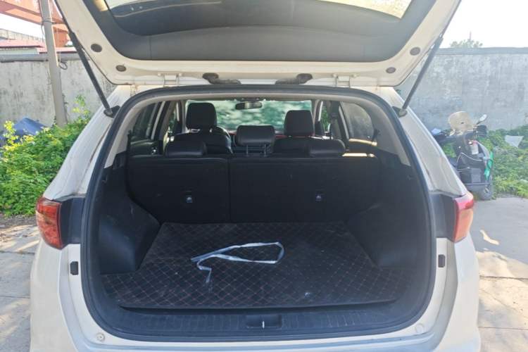 Used Kia KX5 2016 2.0L Automatic 2WD GLS Trunk