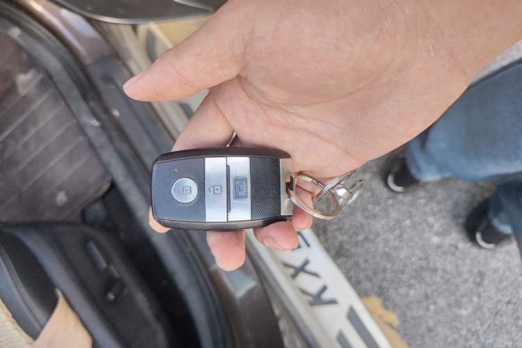 Used Kia KX5 2016 1.6T Automatic Two-Wheel Drive DLX Vehicle Key