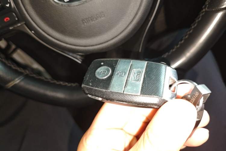 Used Kia KX5 2016 1.6T Automatic Two-Wheel Drive DLX Vehicle Key