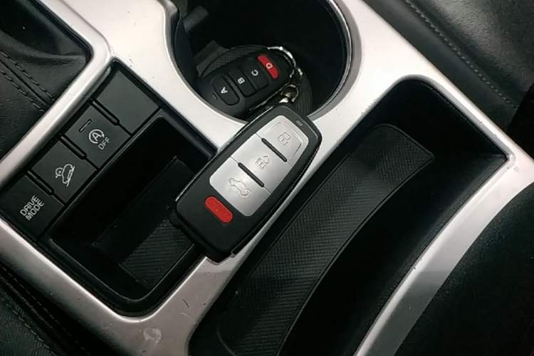 Used Kia KX5 2016 1.6T Automatic Two-Wheel Drive DLX Vehicle Key