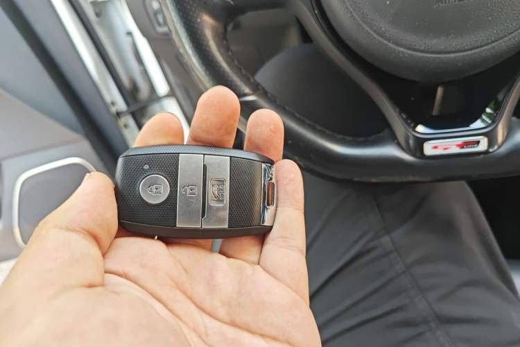 Used Kia KX5 2016 1.6T Automatic Two-Wheel Drive Premium Vehicle Key
