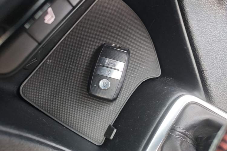 Used Kia KX5 2016 1.6T Automatic Two-Wheel Drive DLX Vehicle Key