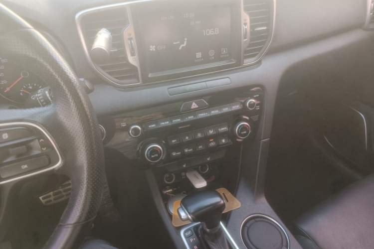 Used Kia KX5 2016 1.6T Automatic Two-Wheel Drive DLX Audio And AC Panel