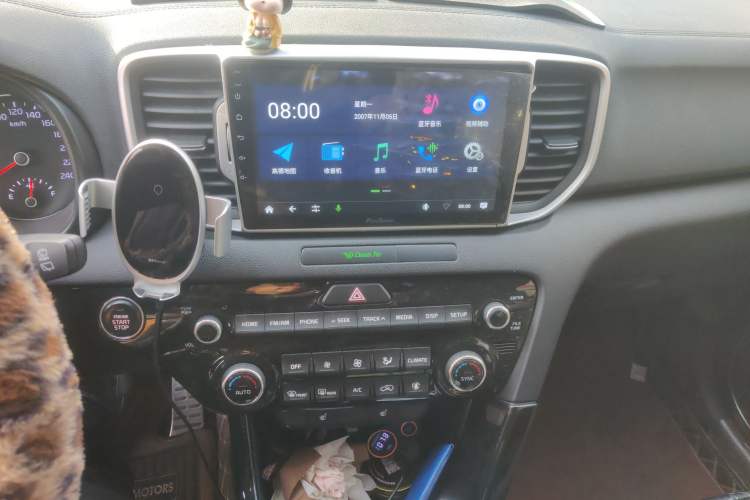 Used Kia KX5 2016 1.6T Automatic Two-Wheel Drive Premium Audio And AC Panel