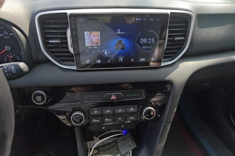 Used Kia KX5 2016 2.0L Automatic 2WD GLS Audio And AC Panel