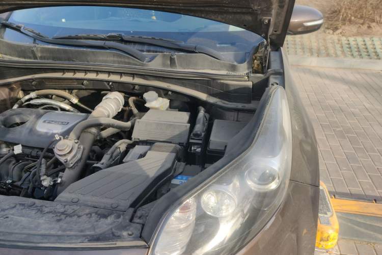 Used Kia KX5 2016 1.6T Automatic Two-Wheel Drive Premium Engine Bay Left