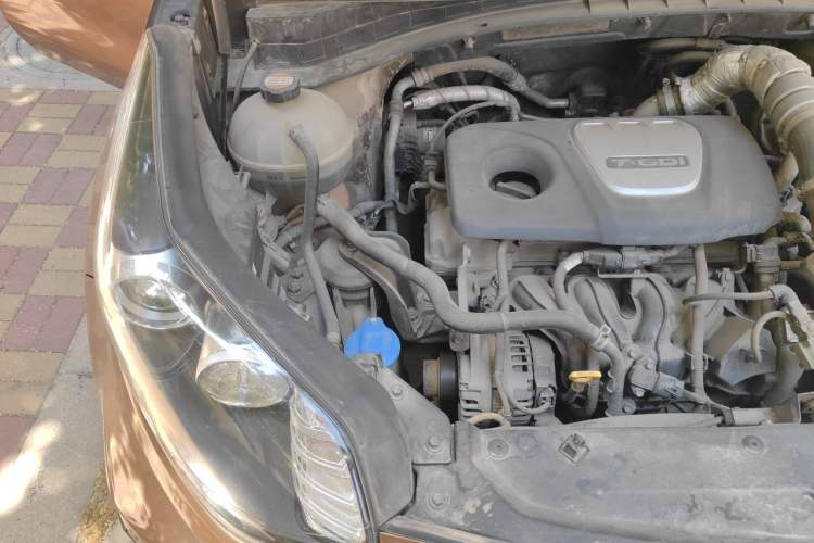 Used Kia KX5 2016 1.6T Automatic Two-Wheel Drive Premium Engine Bay Right