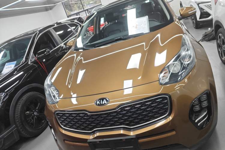 Used Kia KX5 2016 1.6T Automatic Two-Wheel Drive DLX Exterior 1