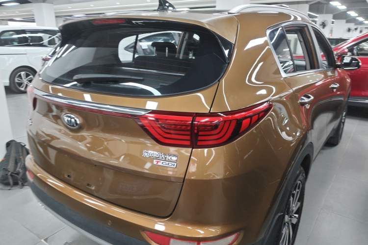 Used Kia KX5 2016 1.6T Automatic Two-Wheel Drive DLX Exterior 5