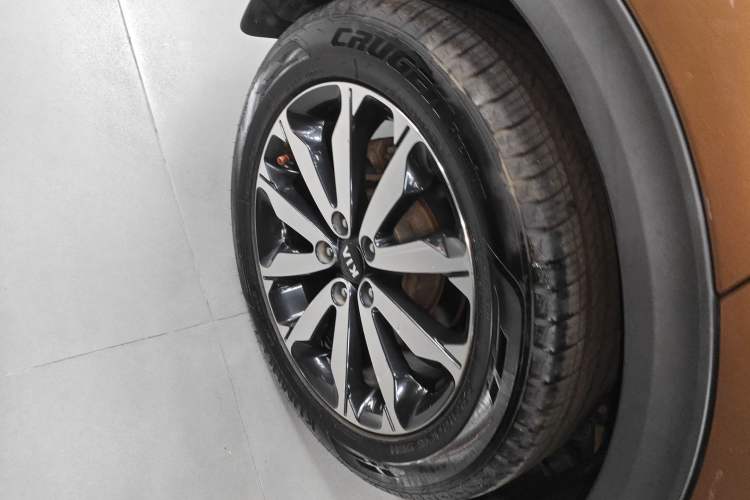 Used Kia KX5 2016 1.6T Automatic Two-Wheel Drive DLX Exterior 8
