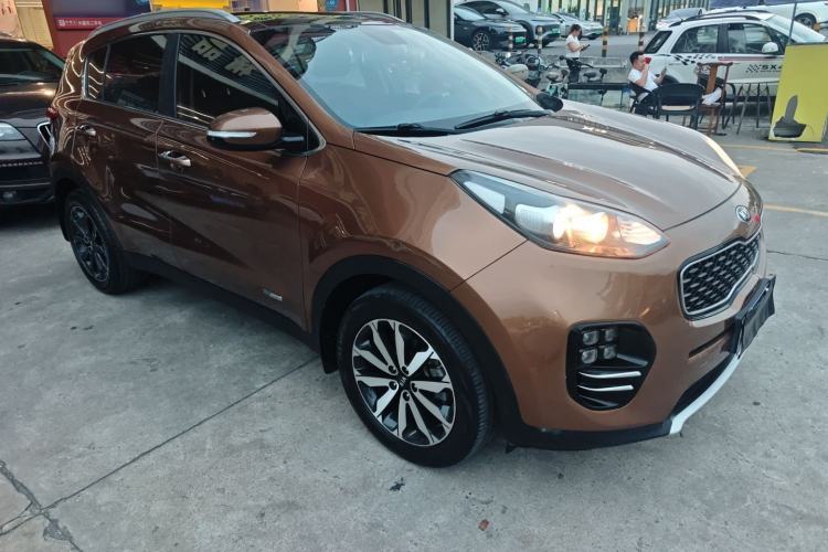Used Kia KX5 2016 1.6T Automatic Two-Wheel Drive DLX Front Right 45 Deg