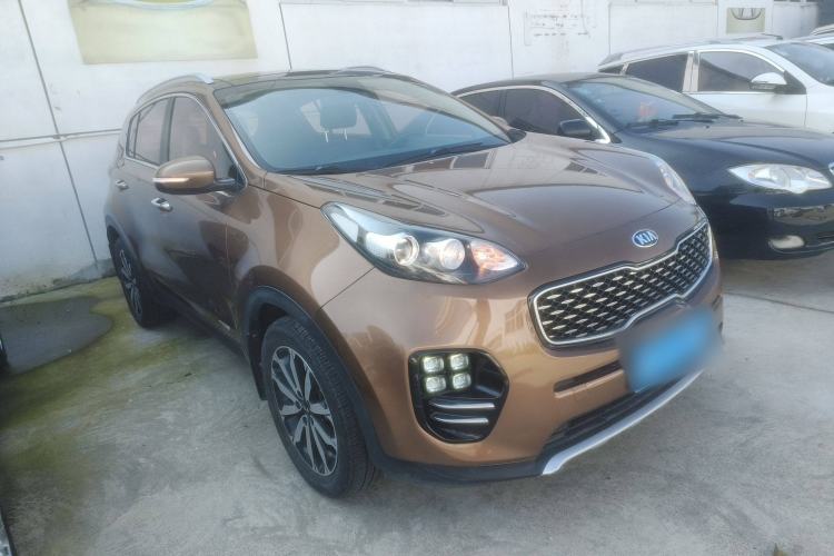 Used Kia KX5 2016 1.6T Automatic Two-Wheel Drive DLX Front Right 45 Deg
