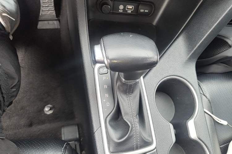 Used Kia KX5 2016 1.6T Automatic Two-Wheel Drive GL Gear Lever