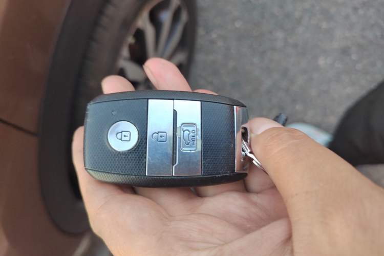 Used Kia KX5 2016 1.6T Automatic Two-Wheel Drive Premium Interior 1