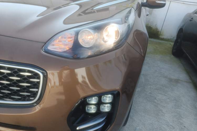 Used Kia KX5 2016 1.6T Automatic Two-Wheel Drive DLX Left Front Headlight