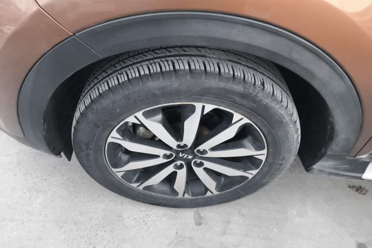 Used Kia KX5 2016 1.6T Automatic All-Wheel Drive Premium Left Front Wheel Hub