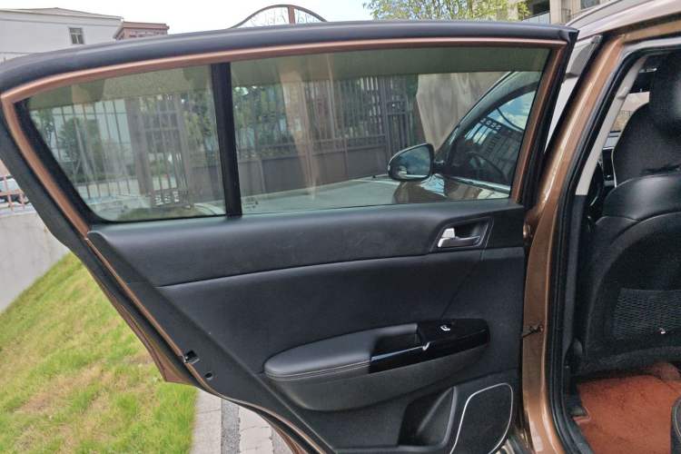 Used Kia KX5 2016 2.0L Automatic 2WD GLS Left Rear Door Interior