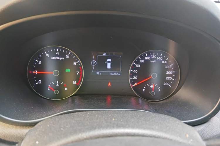 Used Kia KX5 2016 1.6T Automatic Two-Wheel Drive GL Odometer Close Up