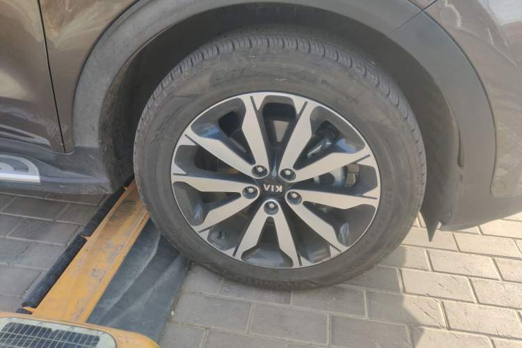 Used Kia KX5 2016 1.6T Automatic Two-Wheel Drive Premium Right Front Wheel Hub