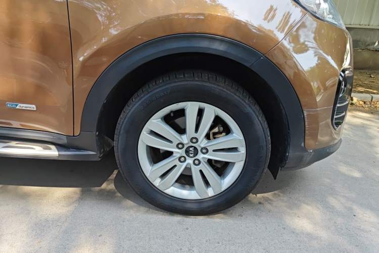 Used Kia KX5 2016 1.6T Automatic Two-Wheel Drive GL Right Front Wheel Hub