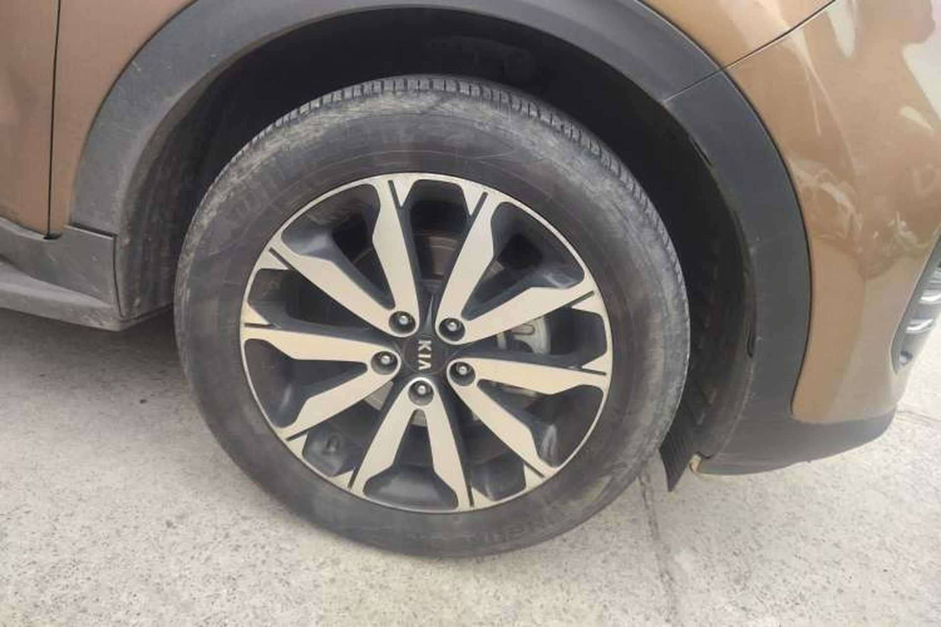 Used Kia KX5 2016 2.0L Automatic 2WD Premium Right Front Wheel Hub