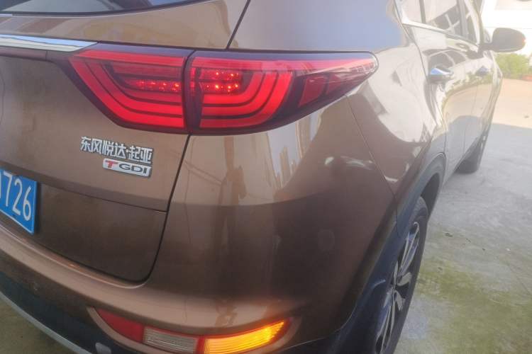 Used Kia KX5 2016 1.6T Automatic Two-Wheel Drive DLX Right Rear Taillight