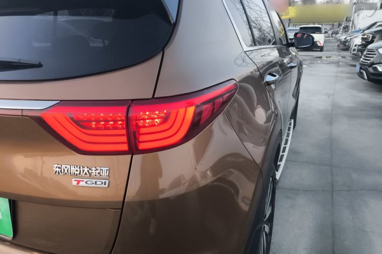 Used Kia KX5 2016 1.6T Automatic All-Wheel Drive Premium Right Rear Taillight