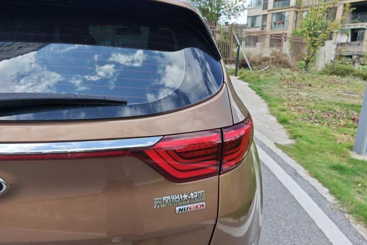 Used Kia KX5 2016 2.0L Automatic 2WD GLS Right Rear Taillight