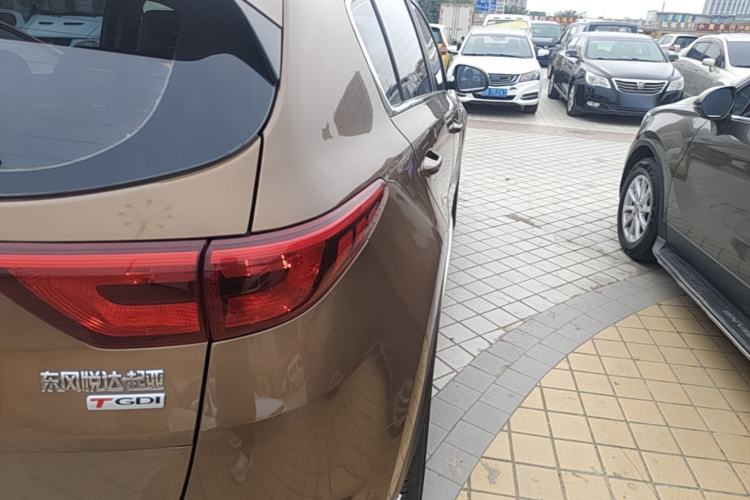 Used Kia KX5 2016 1.6T Automatic Two-Wheel Drive GL Right Rear Taillight