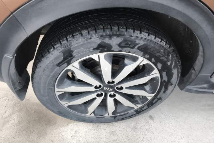 Used Kia KX5 2016 1.6T Automatic All-Wheel Drive Premium Right Rear Wheel Hub