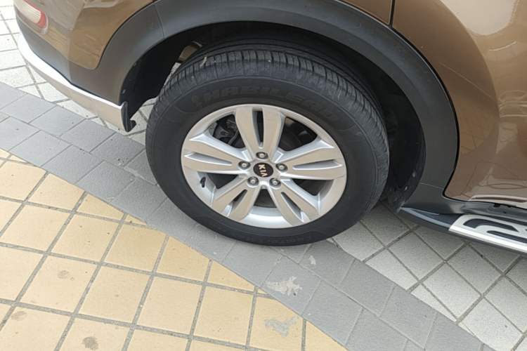 Used Kia KX5 2016 1.6T Automatic Two-Wheel Drive GL Right Rear Wheel Hub