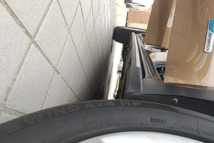 Used Kia KX5 2016 1.6T Automatic Two-Wheel Drive GL Right Side Sill