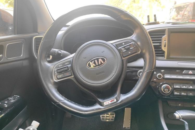 Used Kia KX5 2016 1.6T Automatic Two-Wheel Drive Premium Steering Wheel