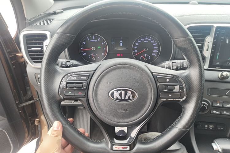Used Kia KX5 2016 1.6T Automatic Two-Wheel Drive GL Steering Wheel