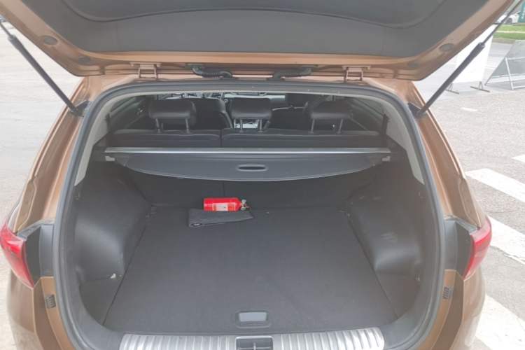 Used Kia KX5 2016 1.6T Automatic Two-Wheel Drive Premium Trunk