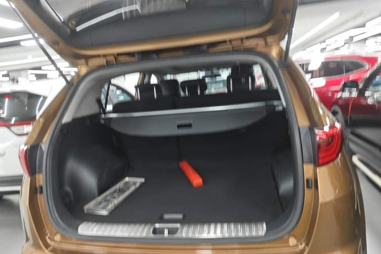 Used Kia KX5 2016 1.6T Automatic Two-Wheel Drive DLX Trunk