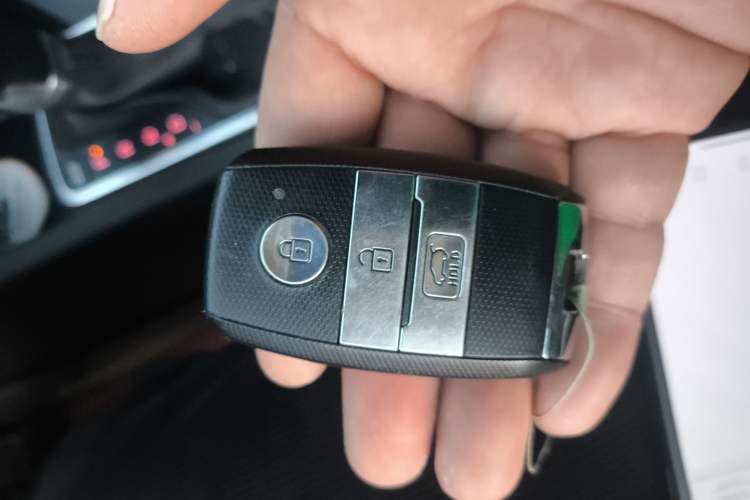 Used Kia KX5 2016 1.6T Automatic All-Wheel Drive Premium Vehicle Key