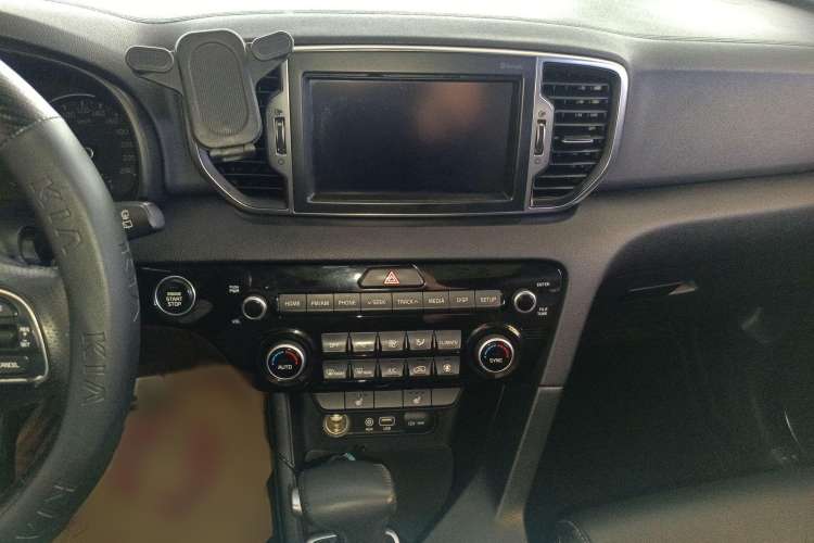 Used Kia KX5 2017 1.6T Automatic Two-Wheel Drive 15th Anniversary Special Edition DLX Audio And AC Panel