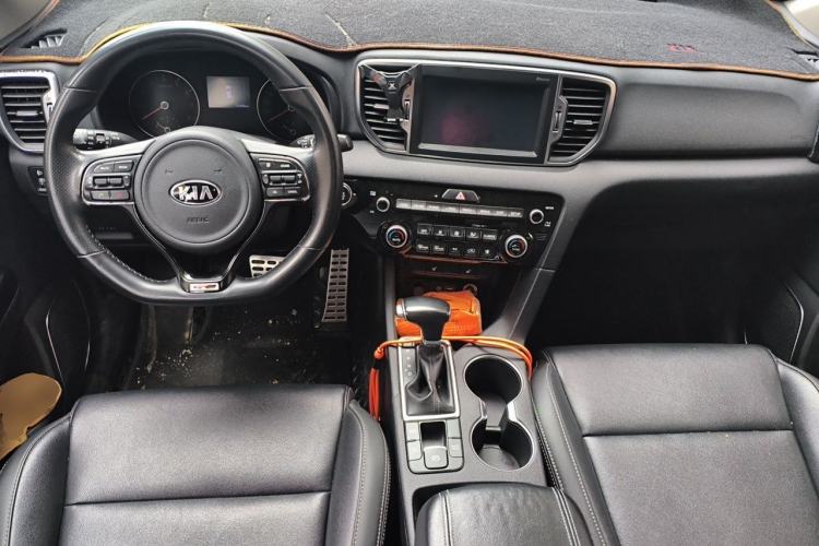 Used Kia KX5 2017 1.6T Automatic Two-Wheel Drive 15th Anniversary Special Edition DLX Center Console