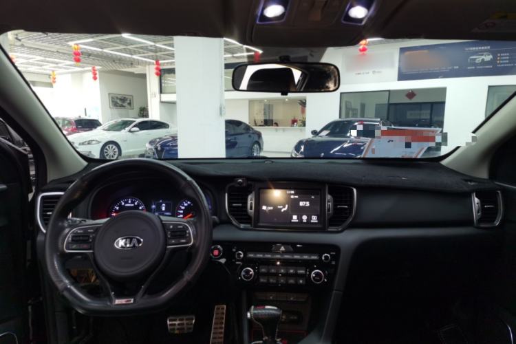Used Kia KX5 2017 1.6T Automatic Two-Wheel Drive 15th Anniversary Special Edition DLX Center Console