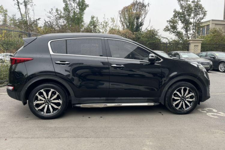 Used Kia KX5 2017 1.6T Automatic Two-Wheel Drive 15th Anniversary Special Edition DLX Exterior 2