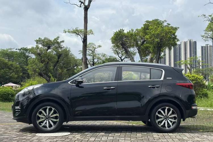 Used Kia KX5 2017 1.6T Automatic Two-Wheel Drive 15th Anniversary Special Edition DLX Exterior 3