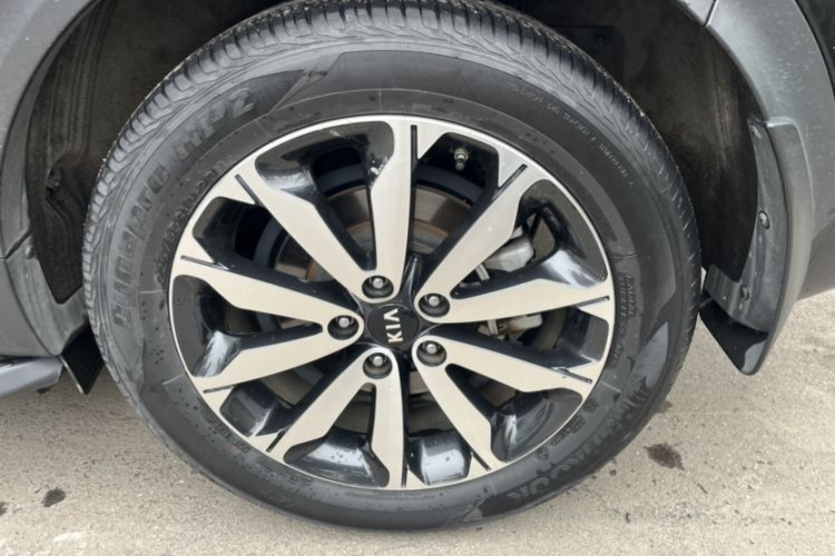 Used Kia KX5 2017 1.6T Automatic Two-Wheel Drive 15th Anniversary Special Edition DLX Exterior 3