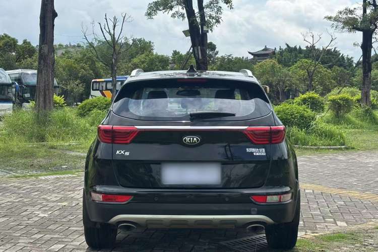 Used Kia KX5 2017 1.6T Automatic Two-Wheel Drive 15th Anniversary Special Edition DLX Exterior 4