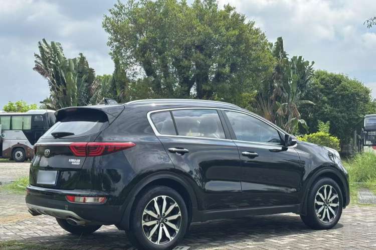 Used Kia KX5 2017 1.6T Automatic Two-Wheel Drive 15th Anniversary Special Edition DLX Exterior 5