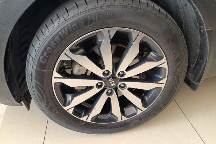 Used Kia KX5 2017 1.6T Automatic Two-Wheel Drive 15th Anniversary Special Edition DLX Exterior 7