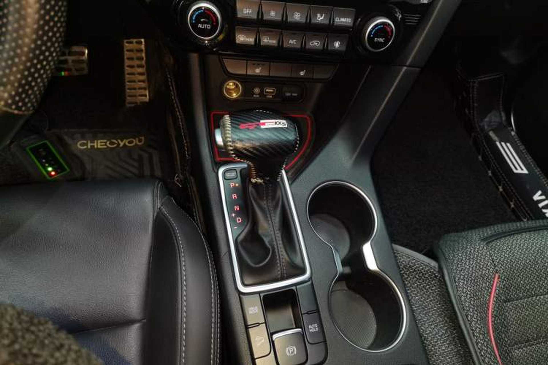 Used Kia KX5 2017 1.6T Automatic Two-Wheel Drive 15th Anniversary Special Edition DLX Gear Lever