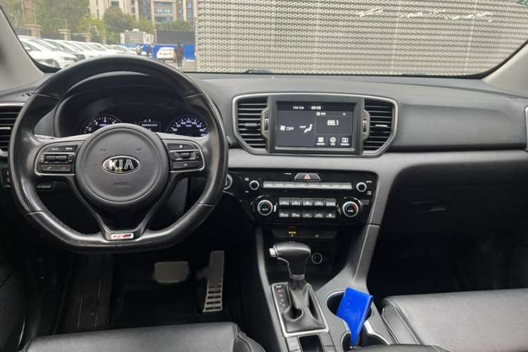 Used Kia KX5 2017 1.6T Automatic Two-Wheel Drive 15th Anniversary Special Edition DLX Interior 2