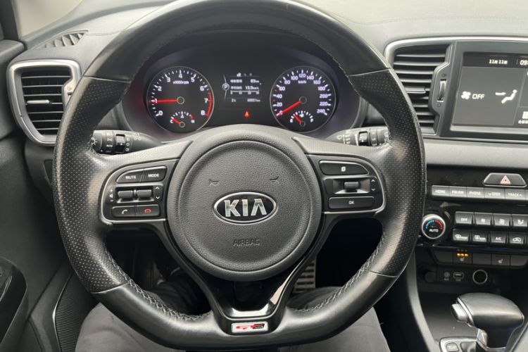 Used Kia KX5 2017 1.6T Automatic Two-Wheel Drive 15th Anniversary Special Edition DLX Interior 3