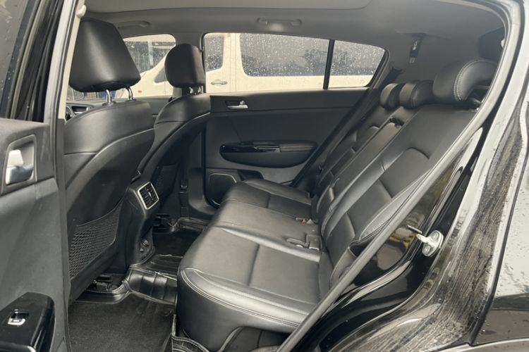 Used Kia KX5 2017 1.6T Automatic Two-Wheel Drive 15th Anniversary Special Edition DLX Interior 6
